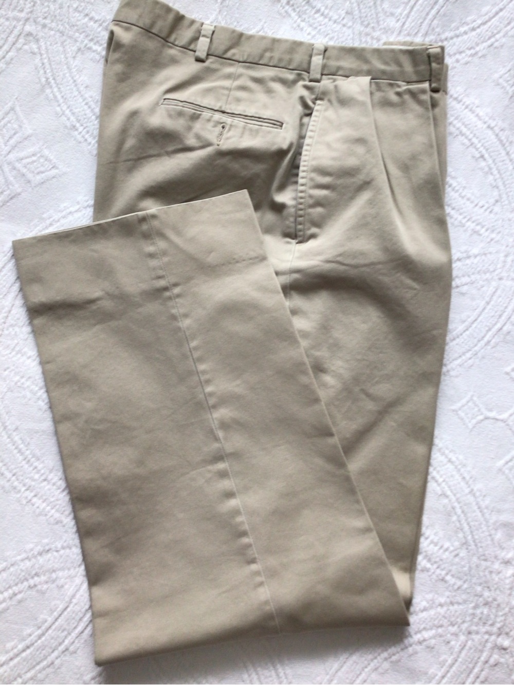 Ralph Lauren Men’s Pleated Chinos in Khaki